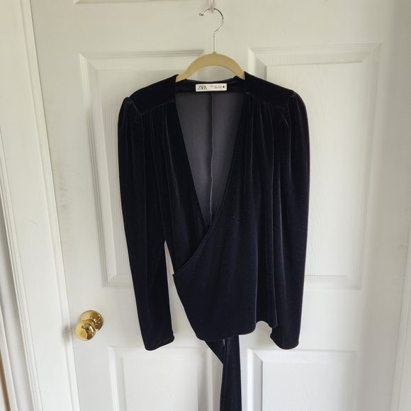Zara Elegant Black Velvet Blouse - Picture 1 of 5